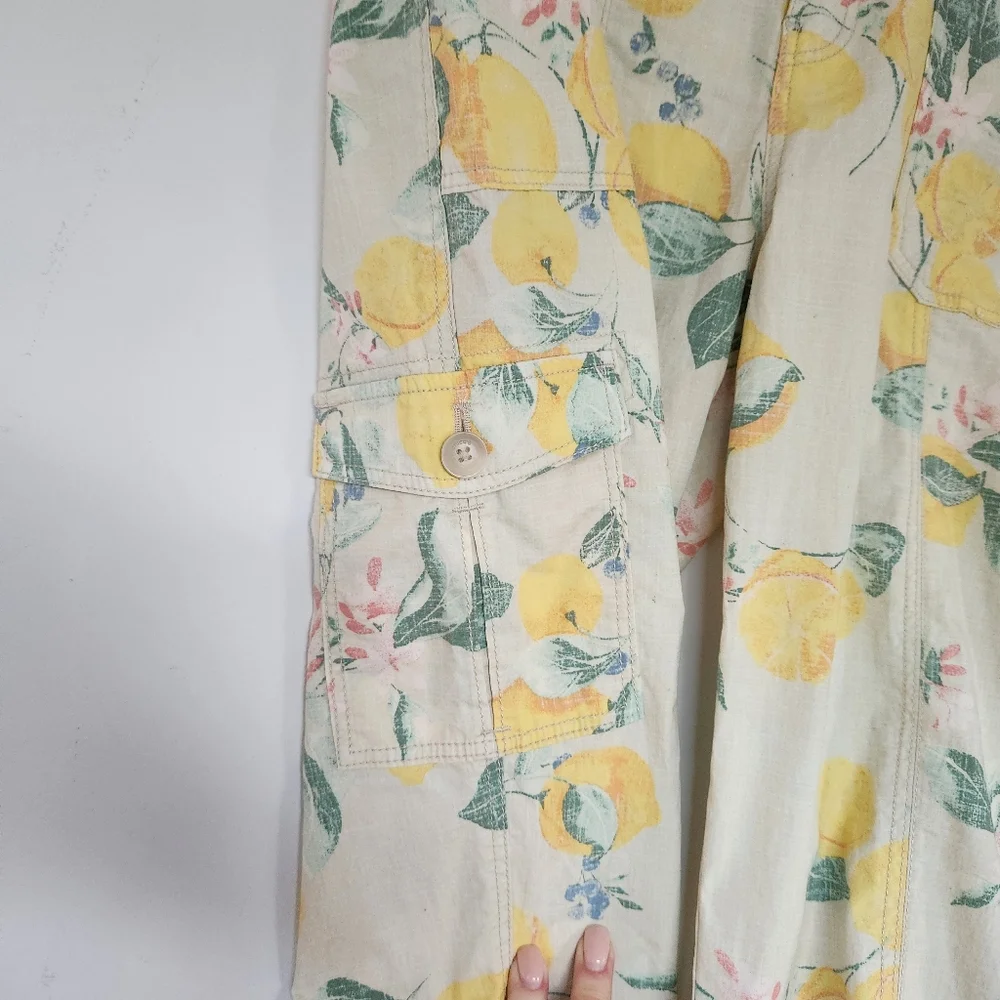 Chicos Pants Cream Yellow Lemon Pink Flower Cargo Cropped Mid Rise Utility 0/4